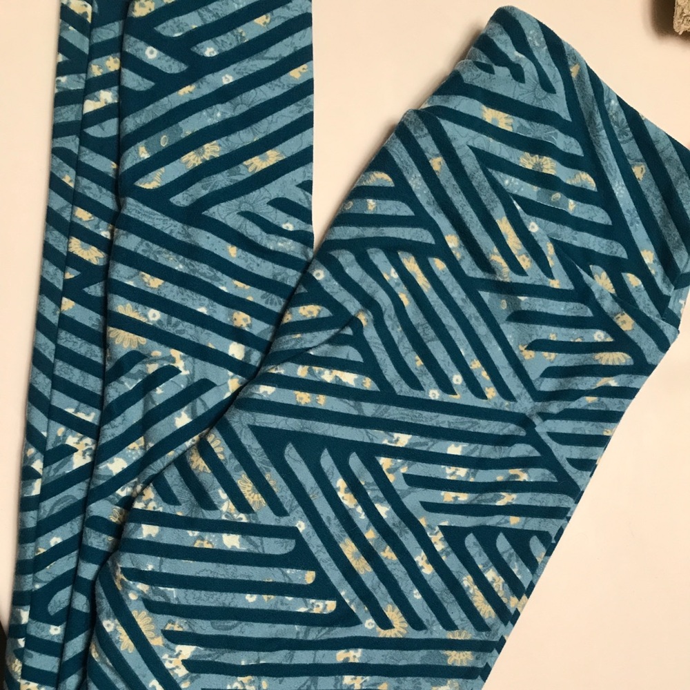 NWOT Lula Roe leggings OS